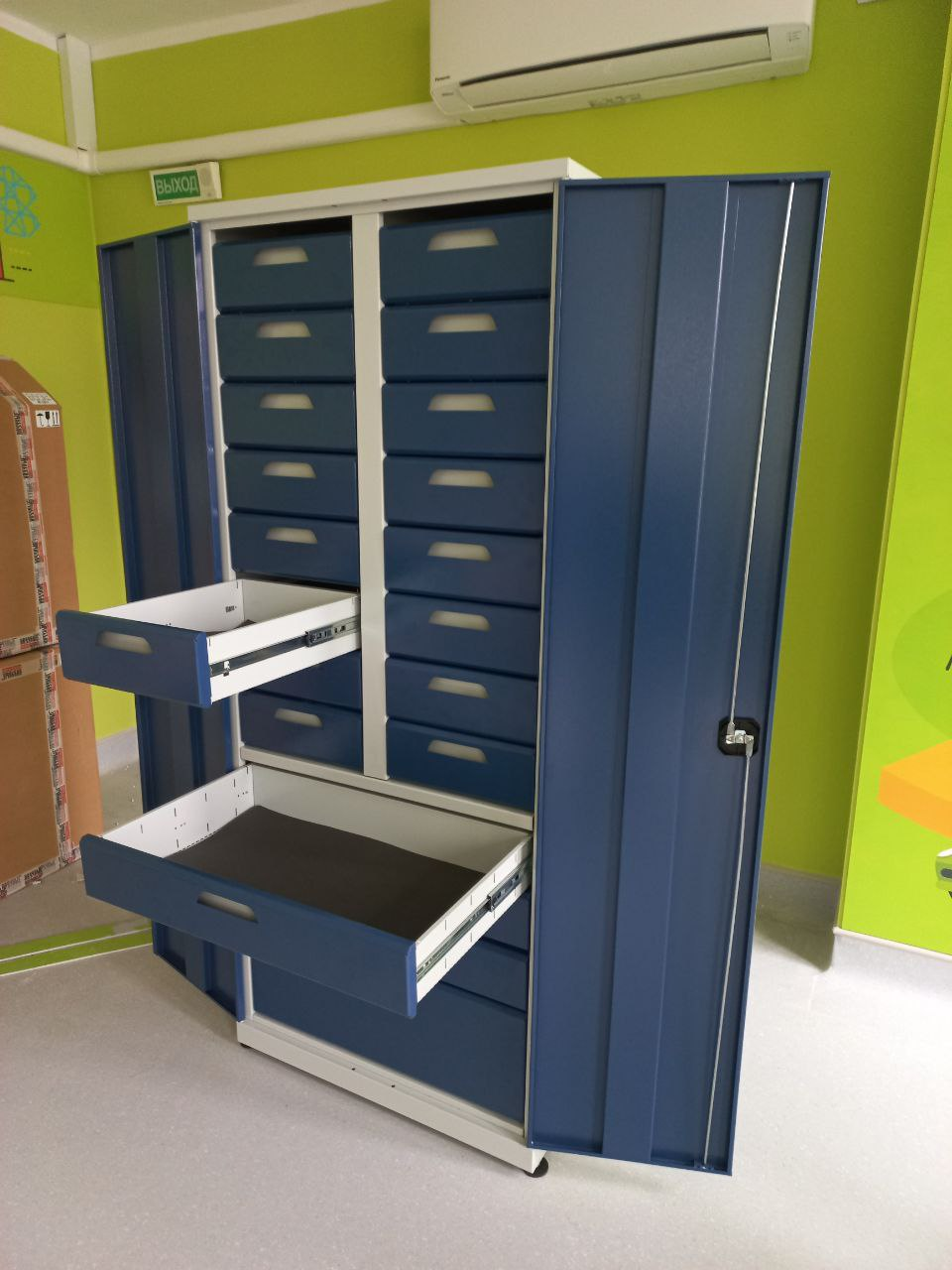 Шкафы Ergo XM 08.TP-2 и Ergo 181/2 TP-1 для организации хранения